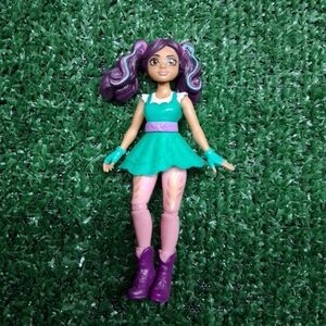 Unicorn Academy Ava Doll with 7 Accessories, 9.5” Dolls Netflix